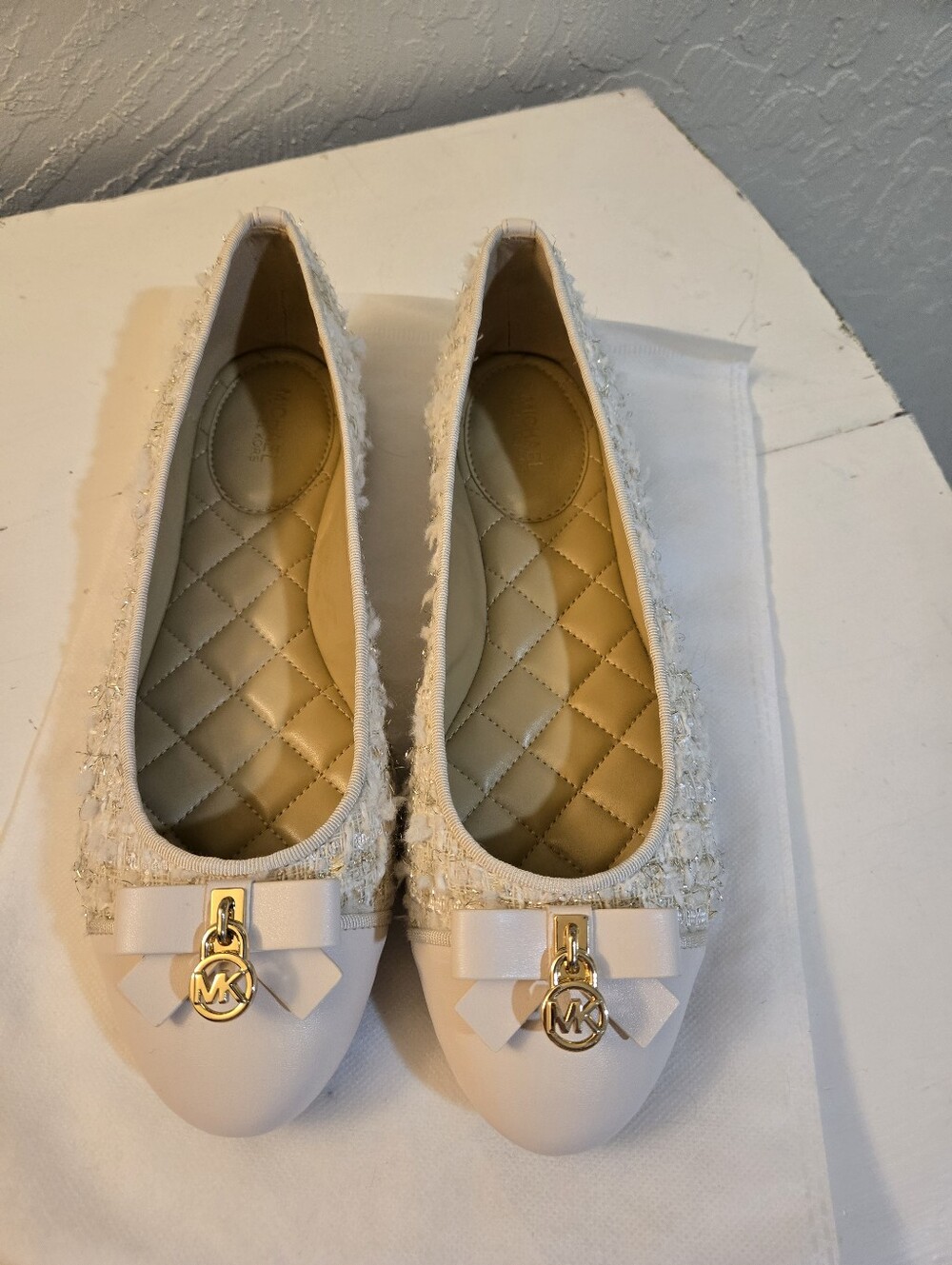 MK By Michael Kors Honey Ballet Flat in Creme Bouclee and Gold Sz. 8.5